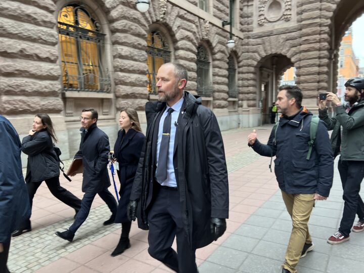 CB0D7474-C73F-4C04-A450-09FA980A25D2