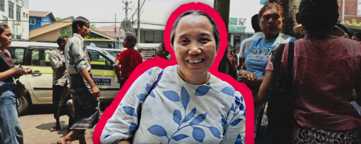 Shin Daewe ler mot kameran på en folktät gata i Myanmar. Hon bär en vit blus med blå lövmönster. I bakgrunden syns förbipasserande, en taxi och butiksskyltar. Hennes porträtt är inramat av en röd siluett – ett grafiskt element i RSF:s formgivning.